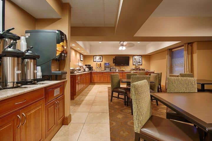 Breakfast area